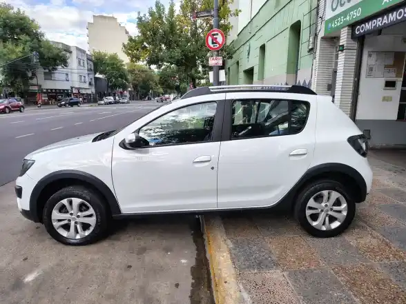 Renault Sandero Stepway 1.6 Privilege 105Cv 2017 - foto 2