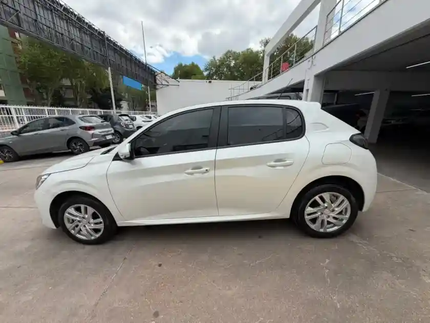 Peugeot 208 1.6 Active Pack Tiptronic 2023 - foto 5