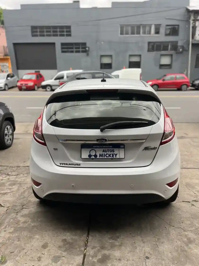 Ford Fiesta Kinetic 1.6 Titanium Powershift 120Cv 2016 - foto 5