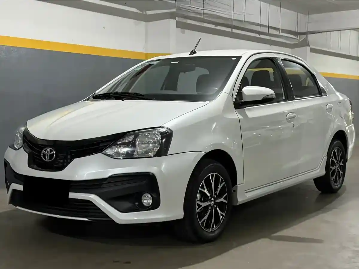 Toyota Etios 1.5 Sedan Xls My19 2022 - foto 1