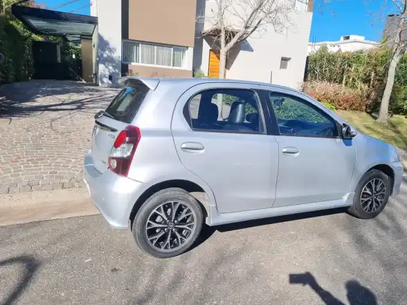 Toyota Etios 1.5 Platinum At 2018 - foto 2