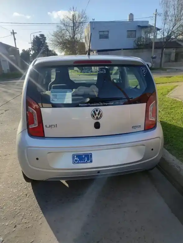 Volkswagen Up! 1.0 Move Up! 75Cv 3 P 2014 - foto 2