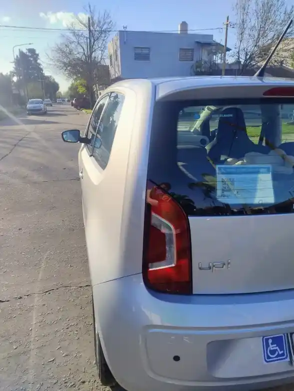 Volkswagen Up! 1.0 Move Up! 75Cv 3 P 2014 - foto 4