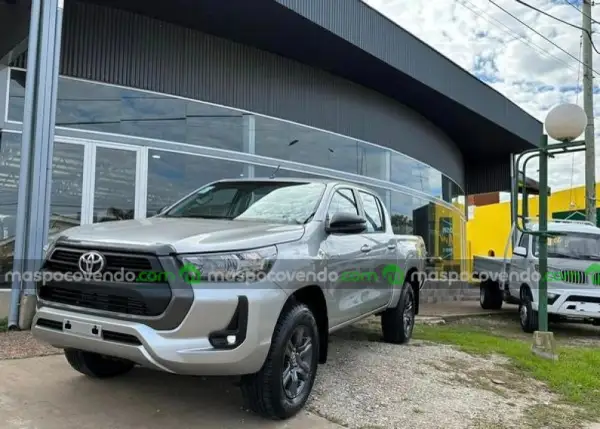 Toyota HILUX C/DOBLE 2.8 TDI AUTOMATICA SR 4x4 0Km My2025, gris plata. DISPONIBLE! 0 - foto 1