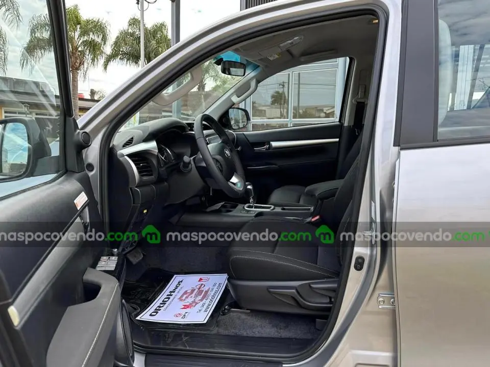 Toyota Hilux C/Doble 2.8 Tdi Automatica Sr 4X4 0Km My2025, Gris Plata. Disponible!  0 - foto 5
