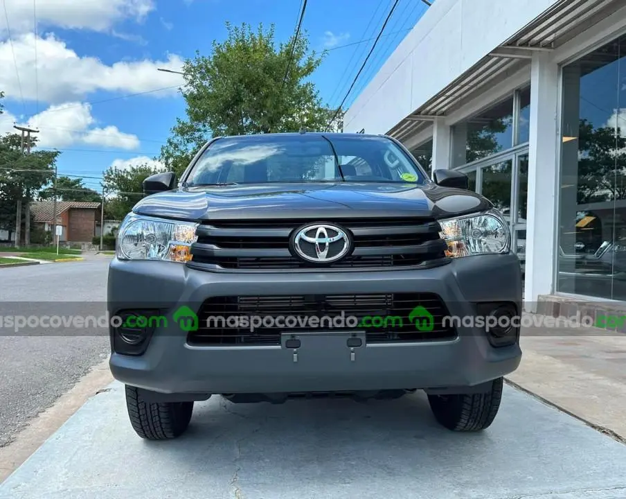 Toyota Hilux C/Simple 2.4 Tdi 4X4 0Km My2026 Gris Oscuro Metalizado. Disponible Orio Hnos  0 - foto 2