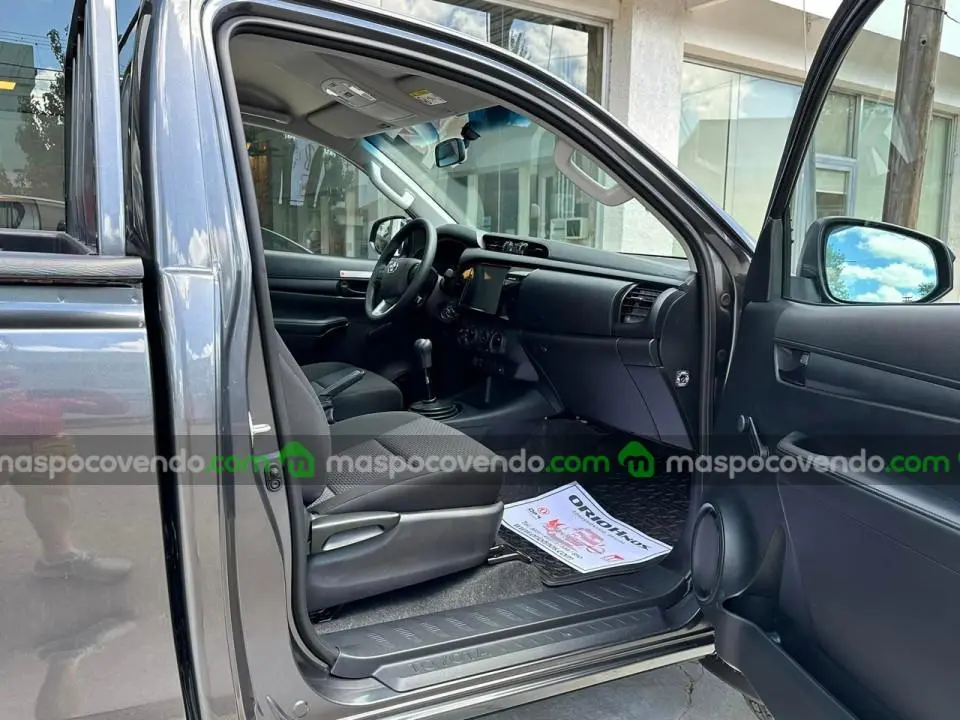 Toyota Hilux C/Simple 2.4 Tdi 4X4 0Km My2026 Gris Oscuro Metalizado. Disponible Orio Hnos  0 - foto 5