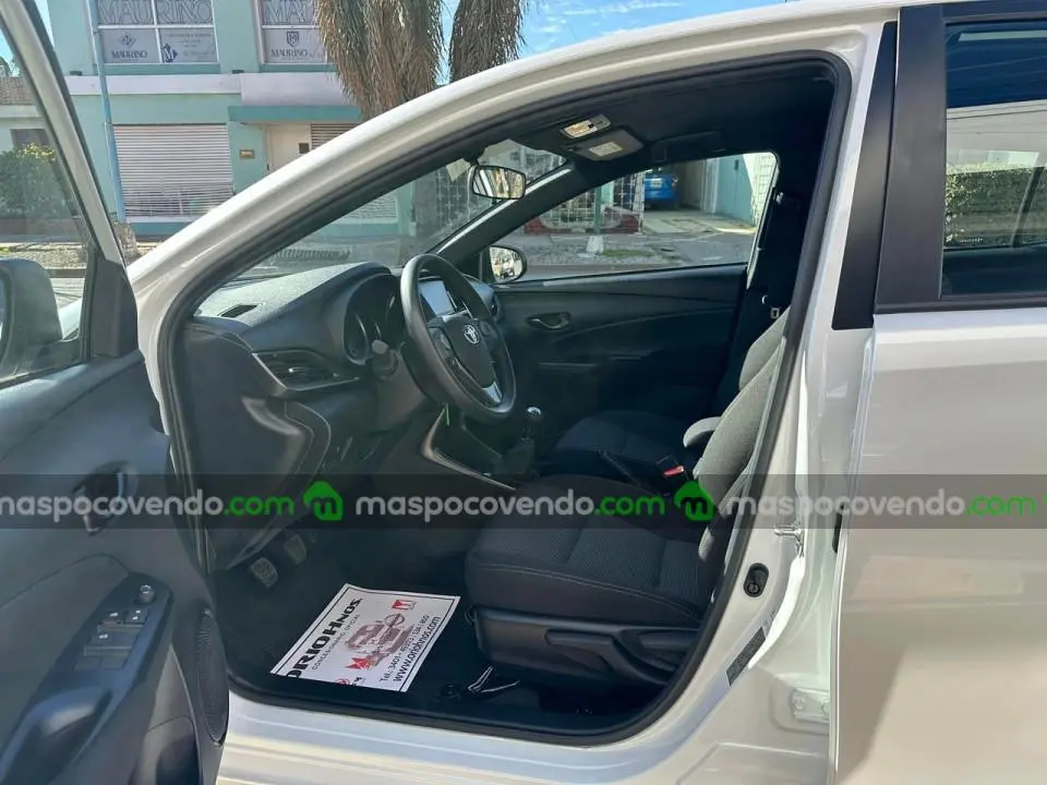Shineray Toyota Yaris 5 Puertas 1.5 6M/T Xs 0Km My2025 Disponible! Financia Bco. Santander. Acércate A Orio H  0 - foto 3