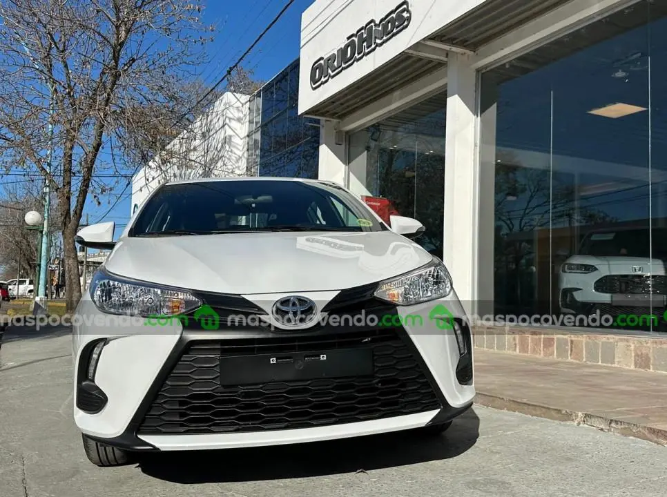 Shineray Toyota Yaris 5 Puertas 1.5 6M/T Xs 0Km My2025 Disponible! Financia Bco. Santander. Acércate A Orio H  0 - foto 5