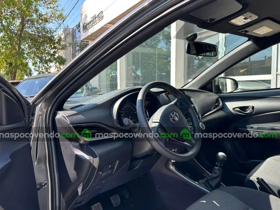 Toyota Yaris 5 Puertas 1.5 6M/T Xs 0Km My2025 Gris Oscuro Metalizado. Orio Hnos  0 - foto 5