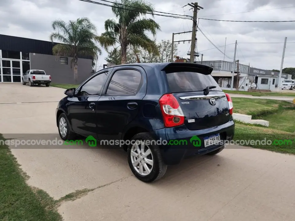 Toyota Etios Xls 1.5 Mt6 5P  0 - foto 4