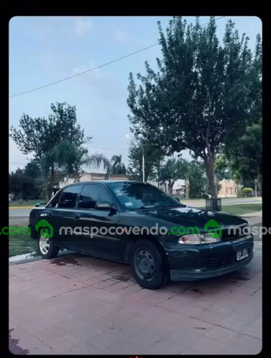 Mitsubishi Lancer - foto 1