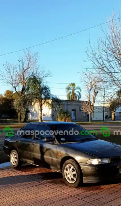 Mitsubishi Lancer - foto 2