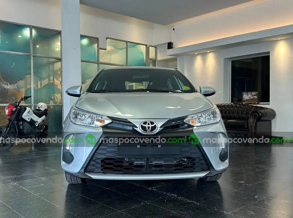 Toyota Yaris 1.5 Nafta 5 Ptas Xs Cvt 0Km My2026 Gris Plata. Disponible! Orio Hnos  0 - foto 3