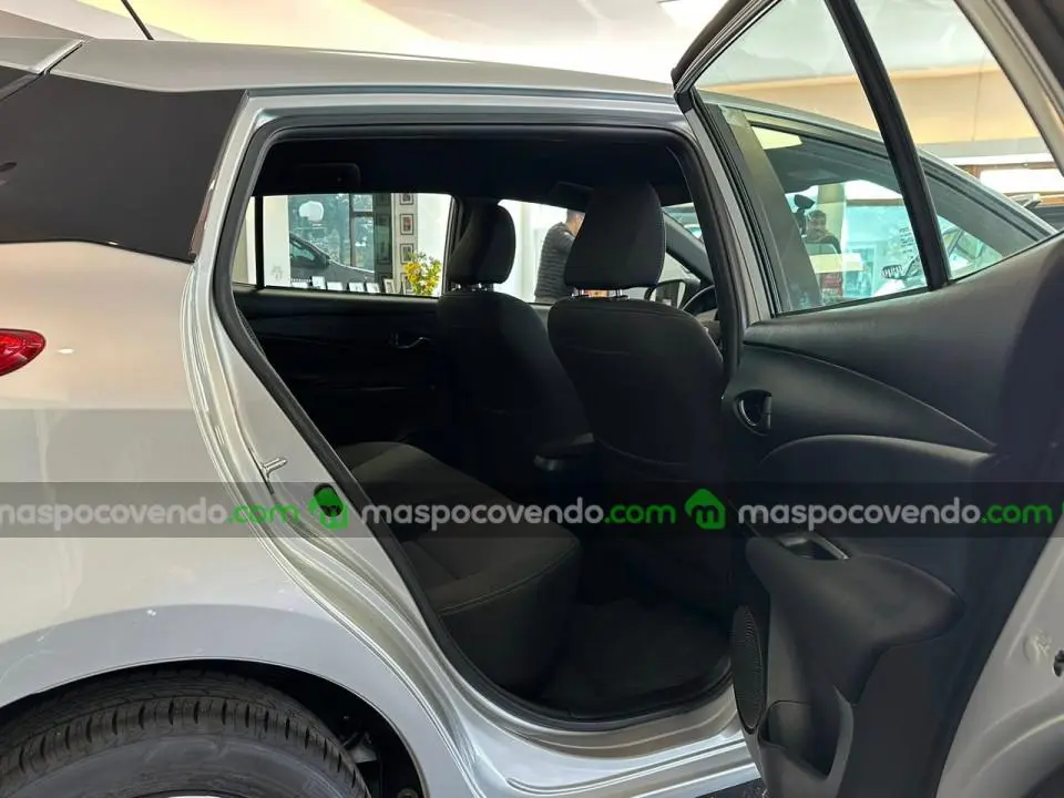 Toyota Yaris 1.5 Nafta 5 Ptas Xs Cvt 0Km My2026 Gris Plata. Disponible! Orio Hnos  0 - foto 4