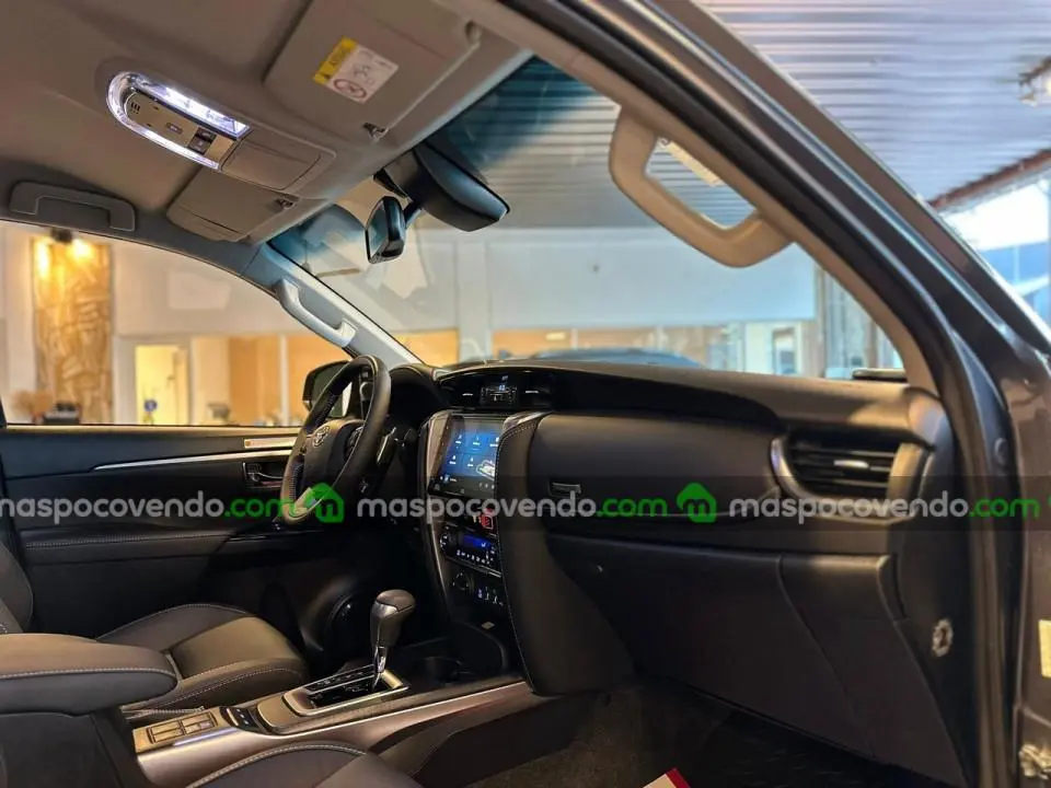 Toyota Sw4 2.8 Tdi A/T6 7Asientos Srx 4X4 0Km My2025 Orio Hnos  0 - foto 2