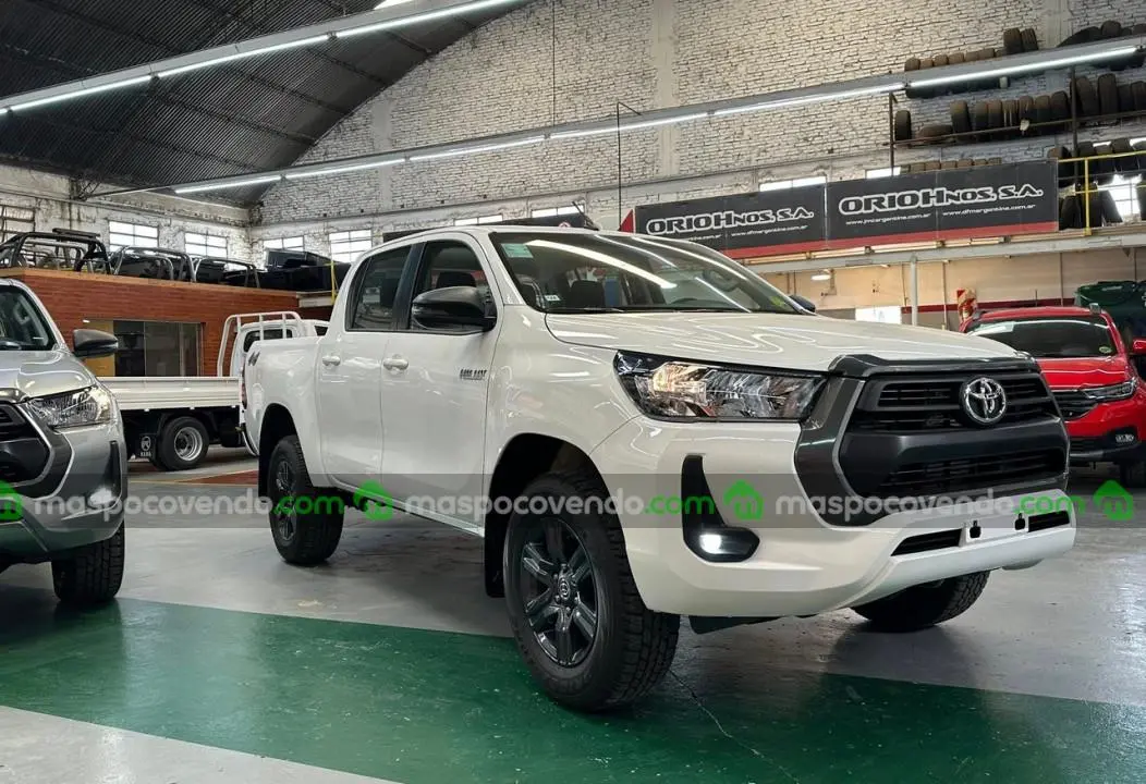 Toyota Hilux C/Doble 2.8 Tdi Automatica Sr 4X4 0Km My2025 Blanco Orio Hnos  0 - foto 4