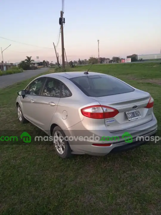 Ford Fiesta Kinetic 4 Puertas 1.6 S Plus - foto 4
