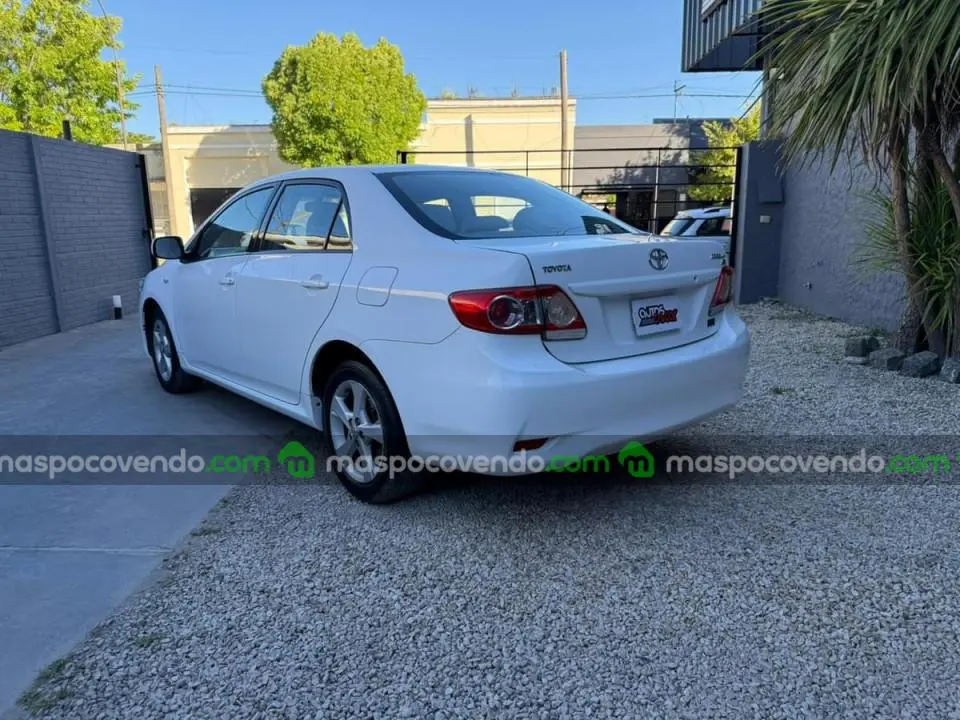 Toyota Corolla 1.8 Xei L08 2011  2011 - foto 4