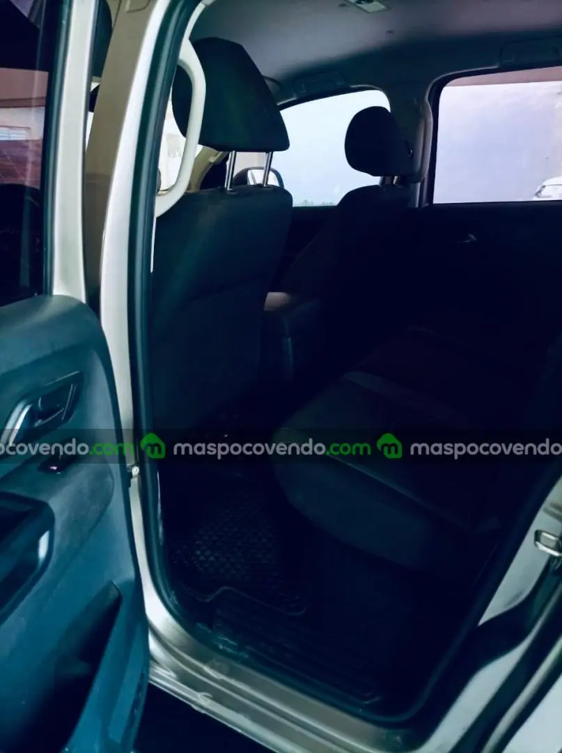 Volkswagen Amarok Confort 4X2 Automática  0 - foto 3