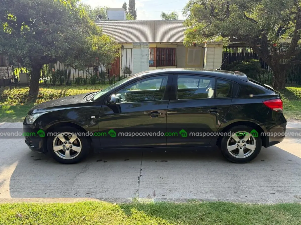 Chevrolet Cruze  0 - foto 2