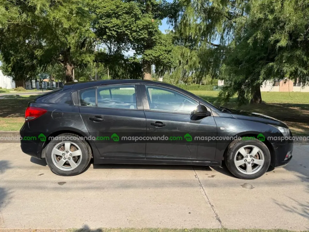 Chevrolet Cruze  0 - foto 4