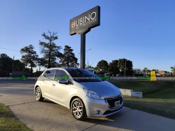 Peugeot 208 Allure 1.6 Touchscreen  0 - foto 1