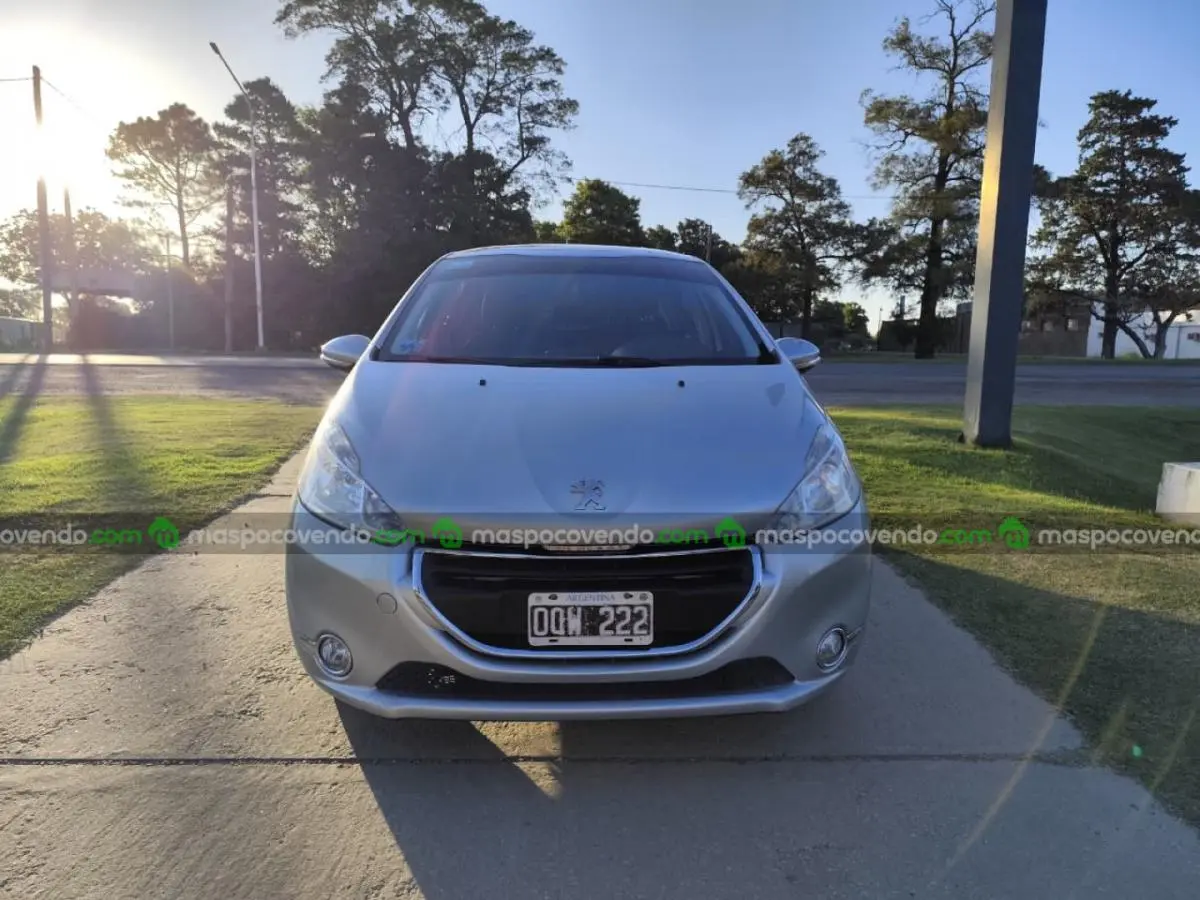 Peugeot 208 Allure 1.6 Touchscreen  0 - foto 2