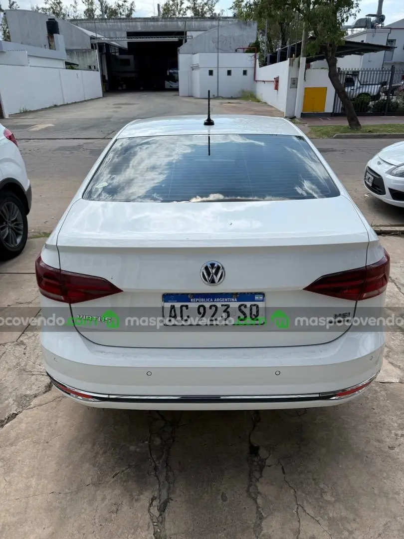 Volkswagen Virtus Higline-Kms 100Mil  0 - foto 4