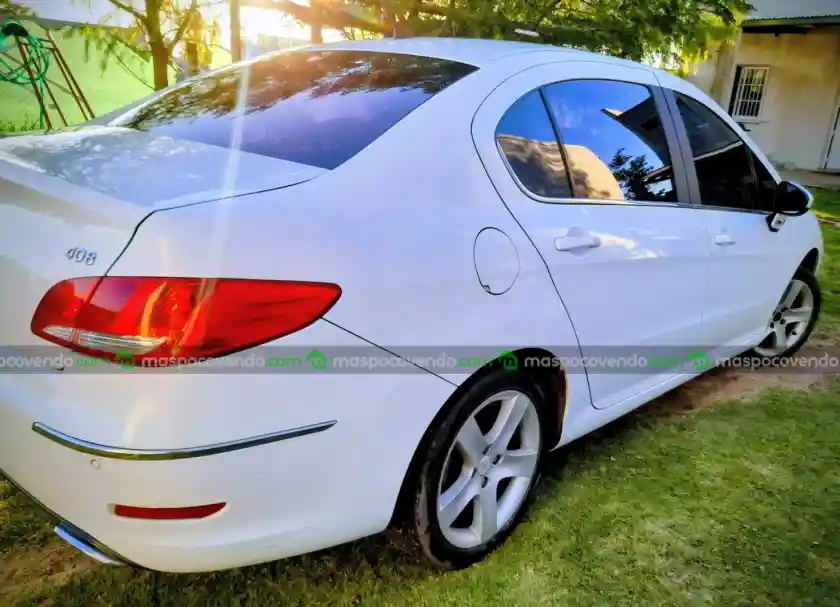 Peugeot 408 - foto 1