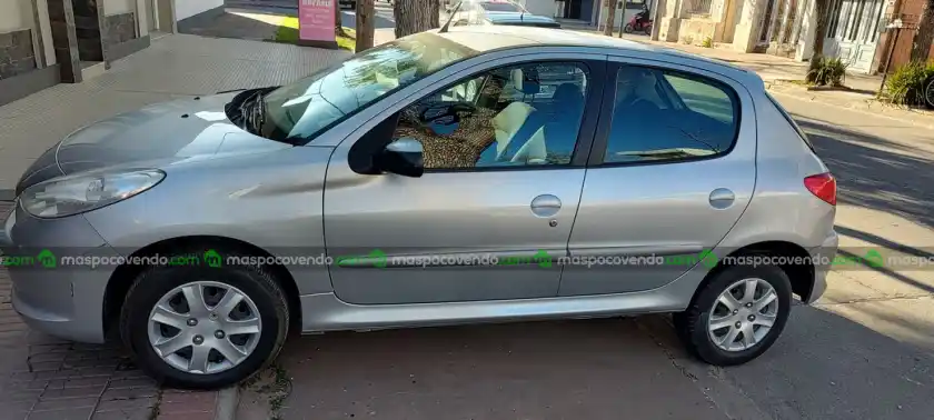 Peugeot 207 - foto 1
