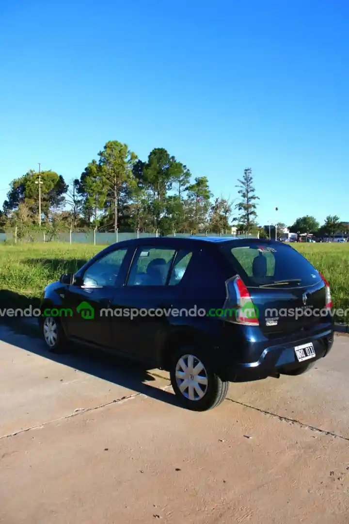 Renault Sandero - foto 1