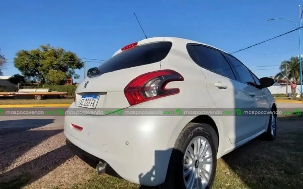 Peugeot 208 Allure 2018  2018 - foto 2