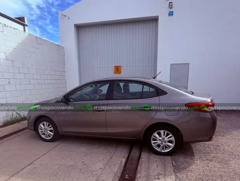 Toyota Yaris Xls - foto 3