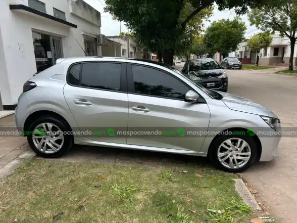 Peugeot 208 - foto 2