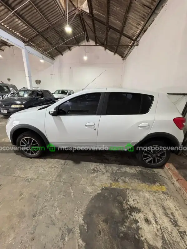 Renault Sandero 0 - foto 1