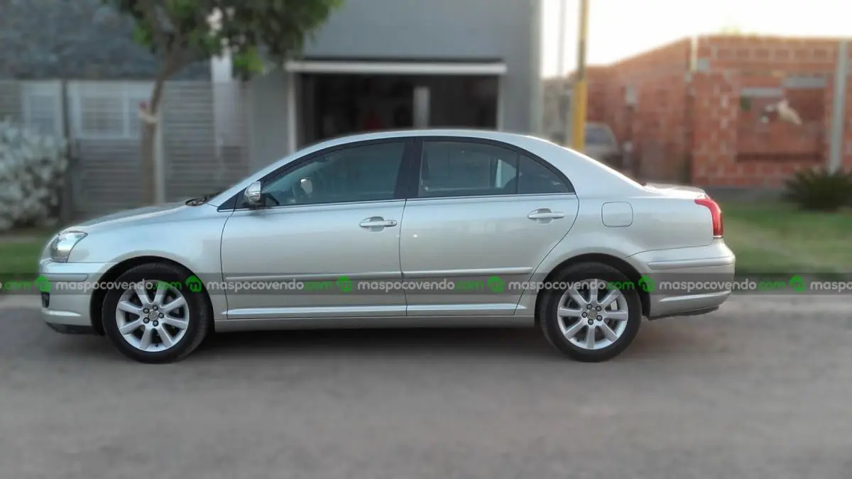 Toyota Avensis 2.0 Aut  0 - foto 4