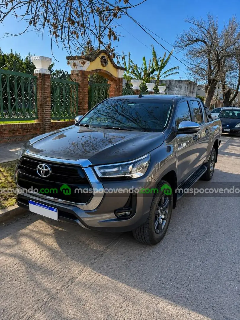 Toyota Hilux Srv 4X2 Automática - 2025  2025 - foto 2