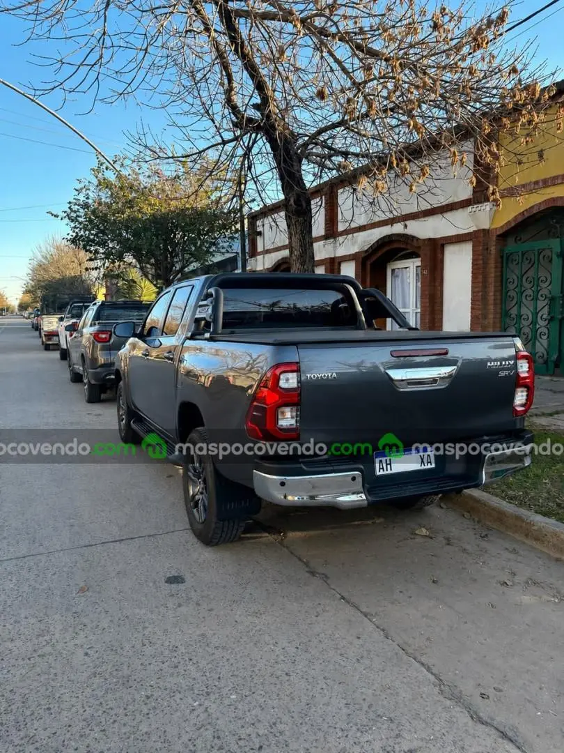Toyota Hilux Srv 4X2 Automática - 2025  2025 - foto 3