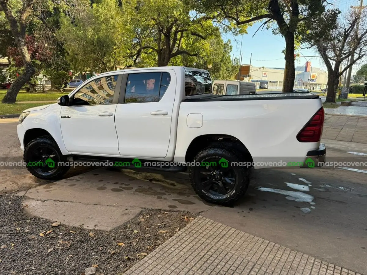 Toyota Hilux Pick-Up 2.8 Cd Srv Pack 177Cv 4X2  0 - foto 4