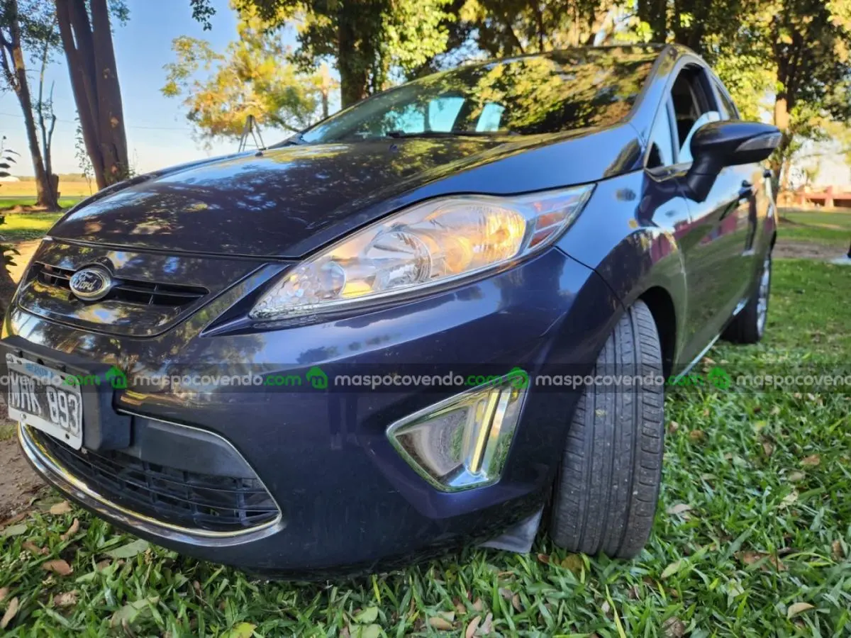 Ford Fiesta Kinetic Titanium 2013  2013 - foto 3