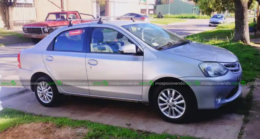 Toyota Etios - foto 1