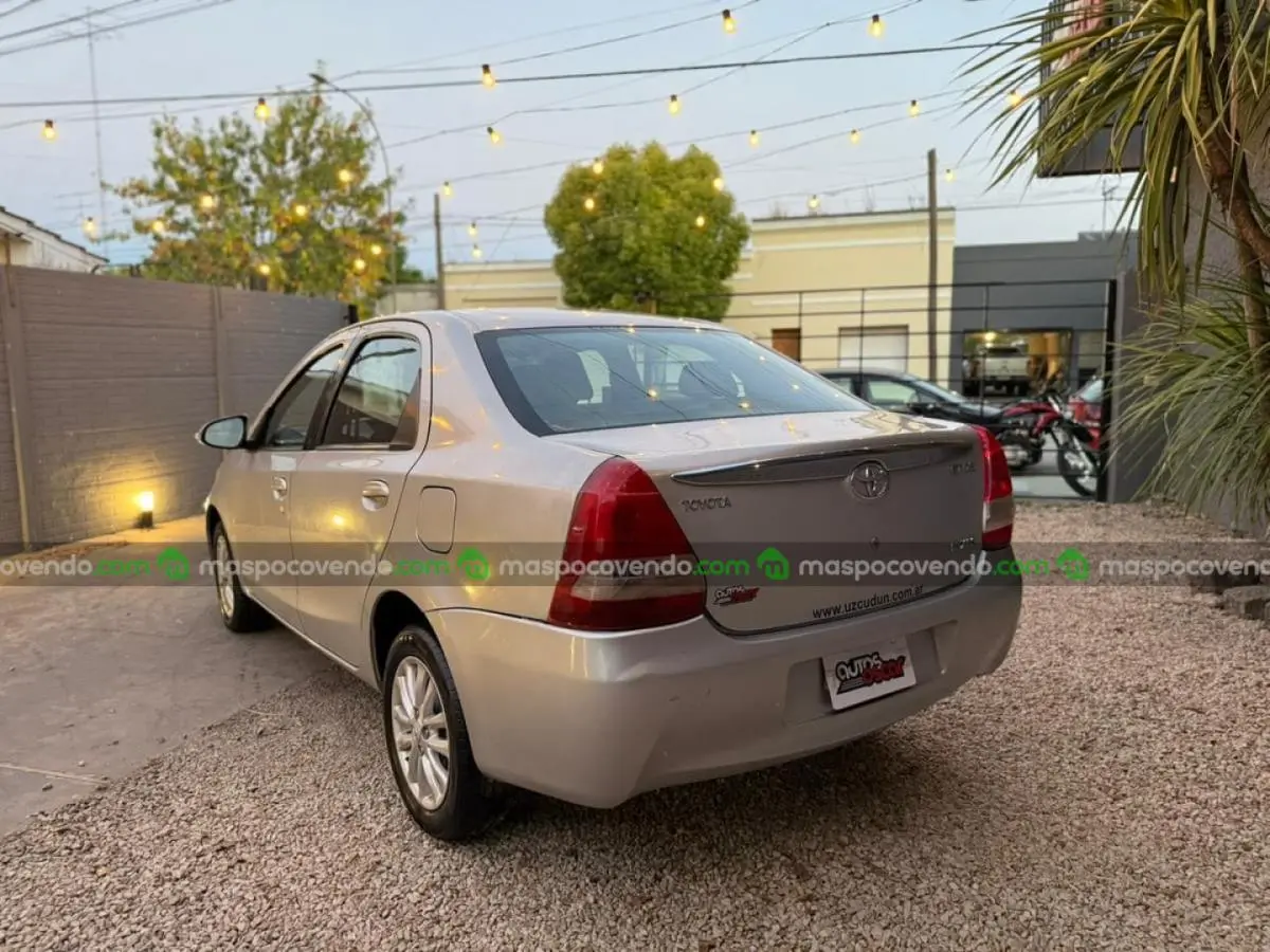 Toyota Etios 1.5 4P Xls 2015  2015 - foto 4