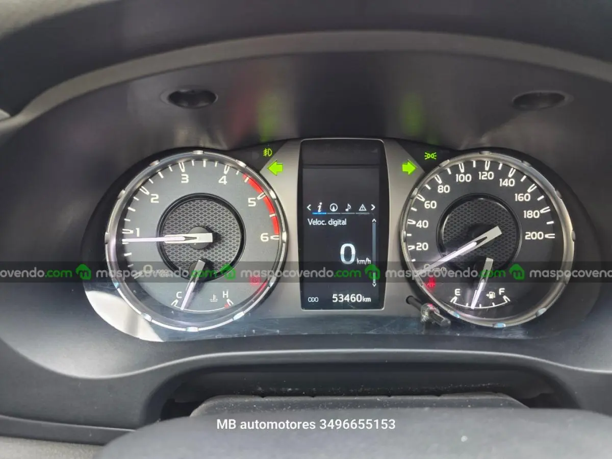 Toyota Hilux Srv 4X4 2021 50Mil Km  2021 - foto 4