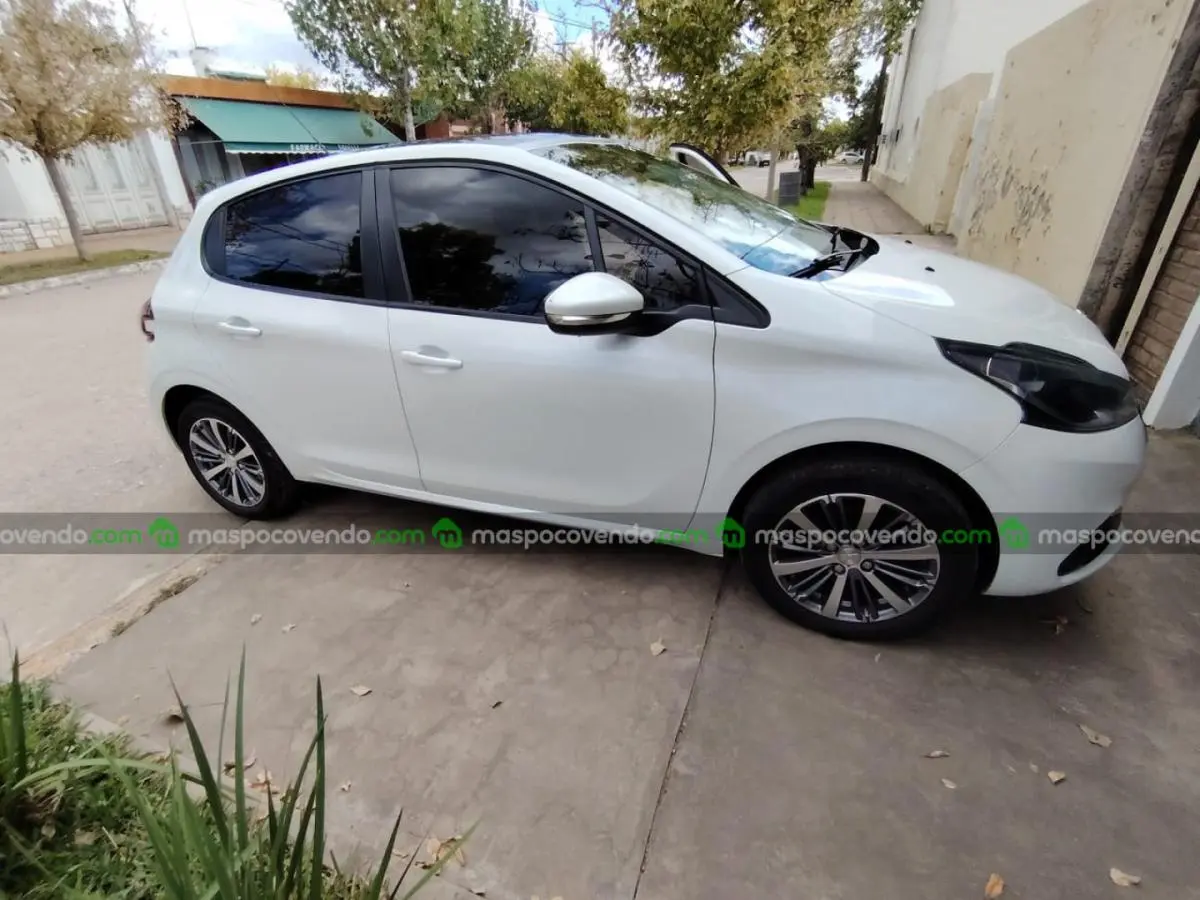 Peugeot 208 Allure 2017  2017 - foto 2