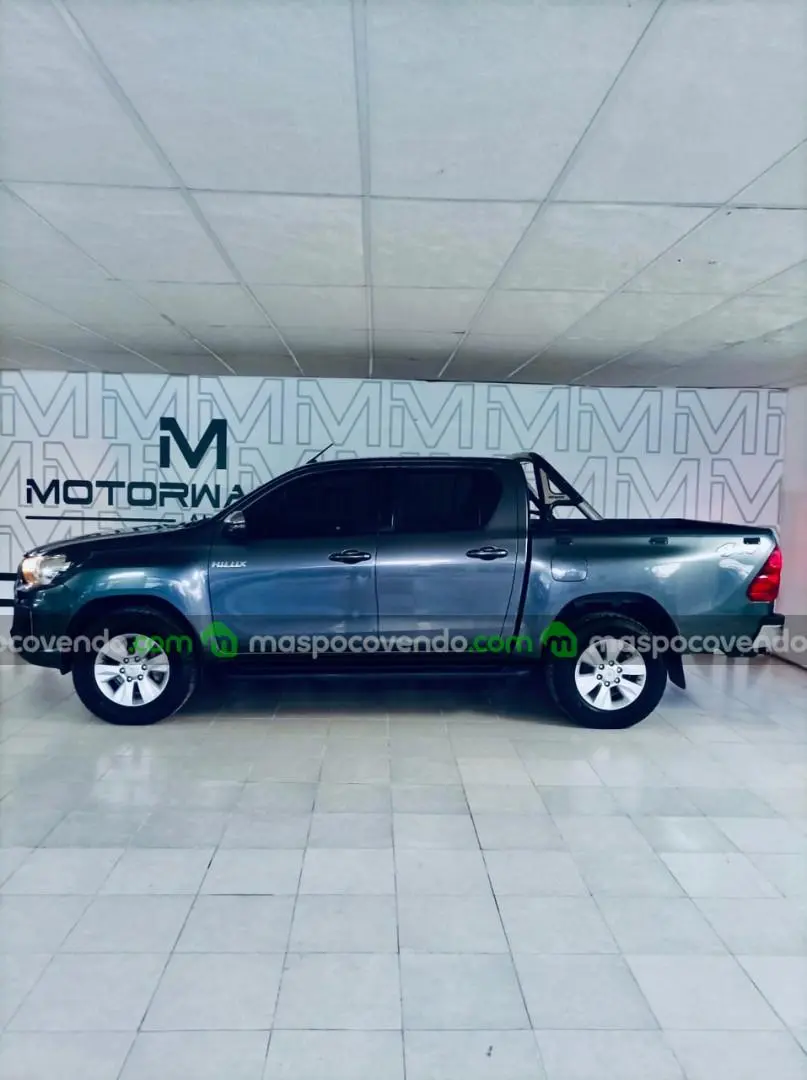 Toyota Hilux Srv 4X4 Aut. 2019  2019 - foto 5