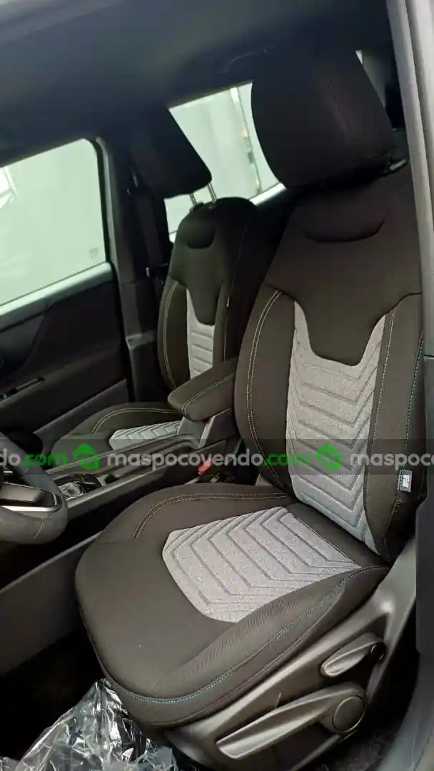 Jeep Renegade Altitude 1.3T - foto 3