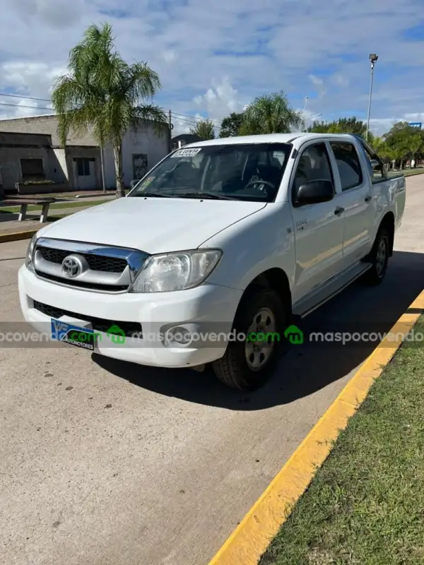 Toyota HILUX 4X2 CABINA DOBLE DX PACK 2.5 TD 0 - foto 1