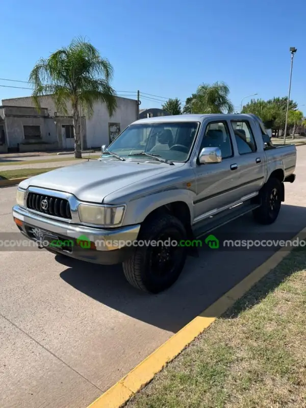 Toyota HILUX 4X4 CABINA DOBLE SR 3.0D 0 - foto 1