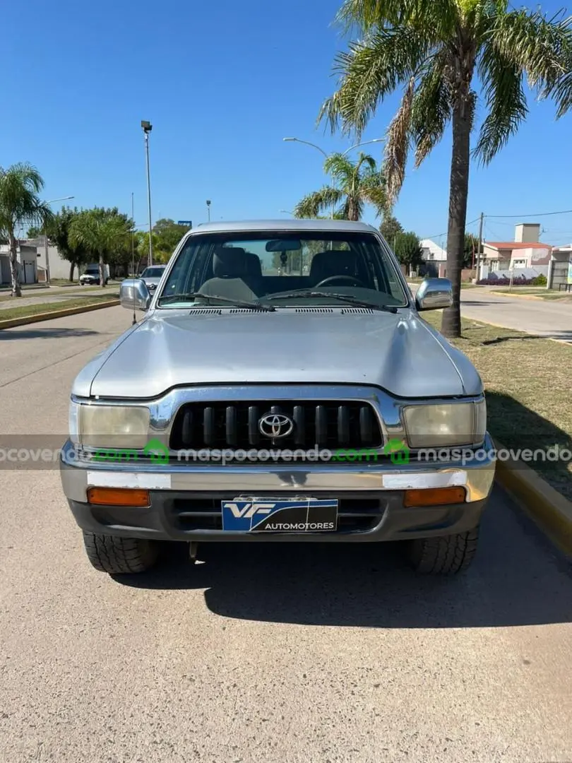 Toyota Hilux 4X4 Cabina Doble Sr 3.0D  0 - foto 2